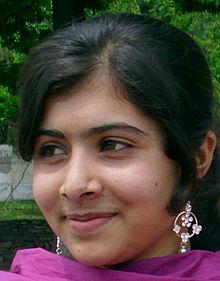 La vicenda di Malala, la bambina pakistana colpita dal fuoco dei sicari, e la "vigliaccheria" dei grandi
