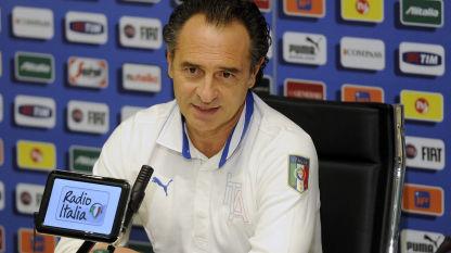 Un Prandelli concentratissimo ha spiegato tutti gli aspetti di questa vigilia di Armenia-Italia
