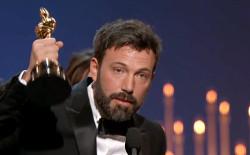 Ben Affleck con il suo Premio Oscar per "Argo"