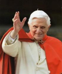 Papa Benedetto XVI ci saluta