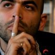 Osannato dai più come un oracolo, conosciuto da qualcuno come un bugiardo. La storia del successo di Roberto Saviano, tristemente pompato dai media, insegna che la verità non sta mai solo da una parte, e che spesso si cela dietro menzogne e non detti. A noi spettatori di questo teatrino che è la celebrità, tocca almeno il compito, in onore di quanti per amore della verità hanno pagato davvero, di non smettere mai di esercitare la nostra capacità critica, di non smettere mai di dubitare.