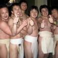 Sapevate che in Giappone, per prevenire la sventura, un gruppo di uomini nudi sfida la neve ed il fuoco? Scoprite con noi l' Hadaka Matsuri