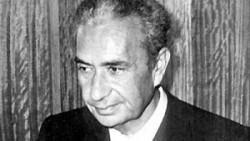 Aldo Romeo Luigi Moro è stato un politico e giurista italiano, cinque volte Presidente del Consiglio dei ministri e presidente del partito della Democrazia Cristiana. Wikipedia